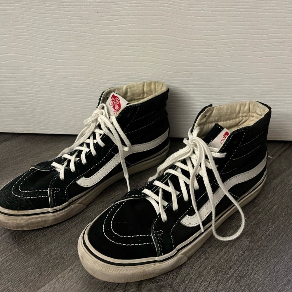 Vans sk8-hi black and white shoes